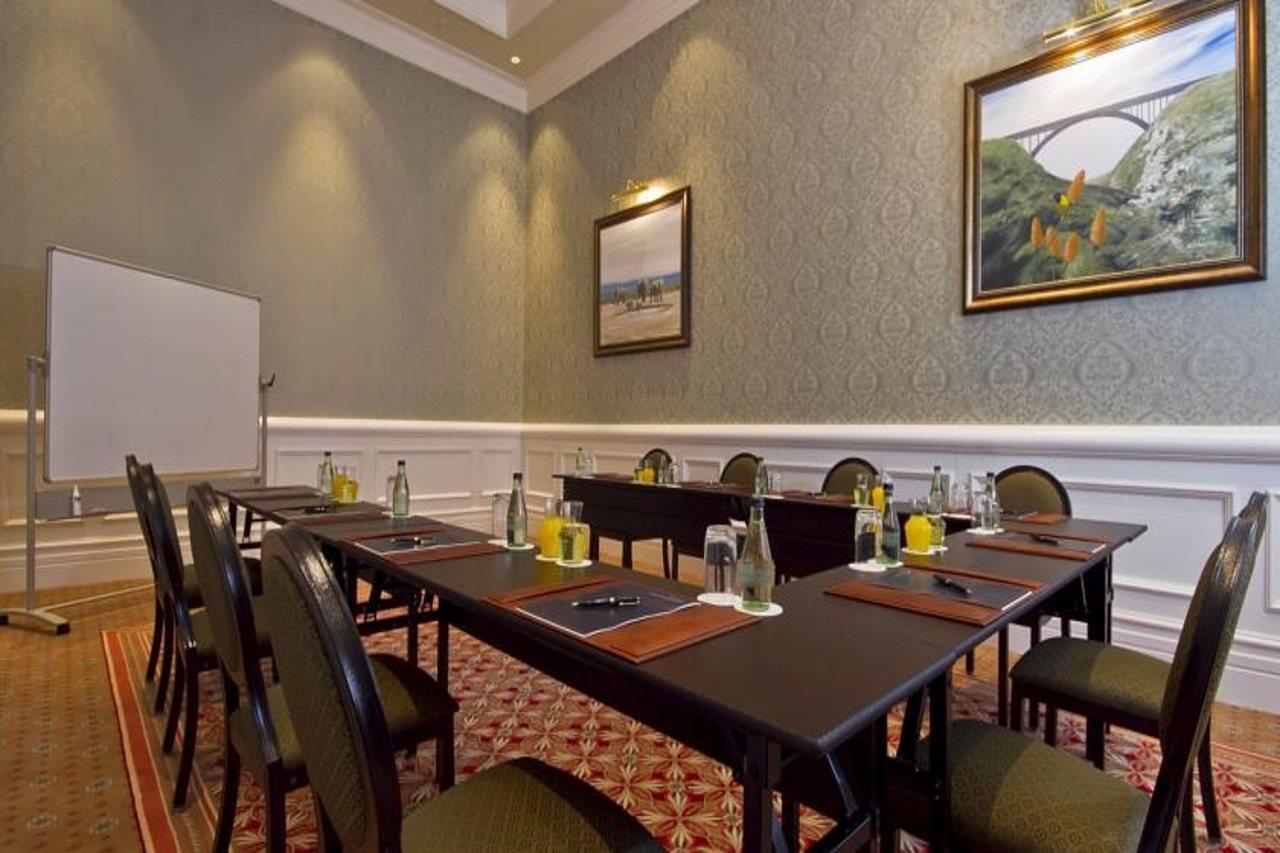 The Boardwalk Hotel, Convention Centre & Spa Порт-Элизабет Экстерьер фото